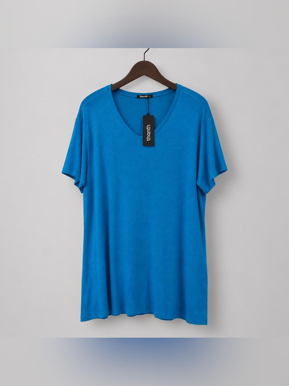NWT Thanth 4x V Neck Blue Short sleeve Rayon Spandex Lightweight Tee Shirt